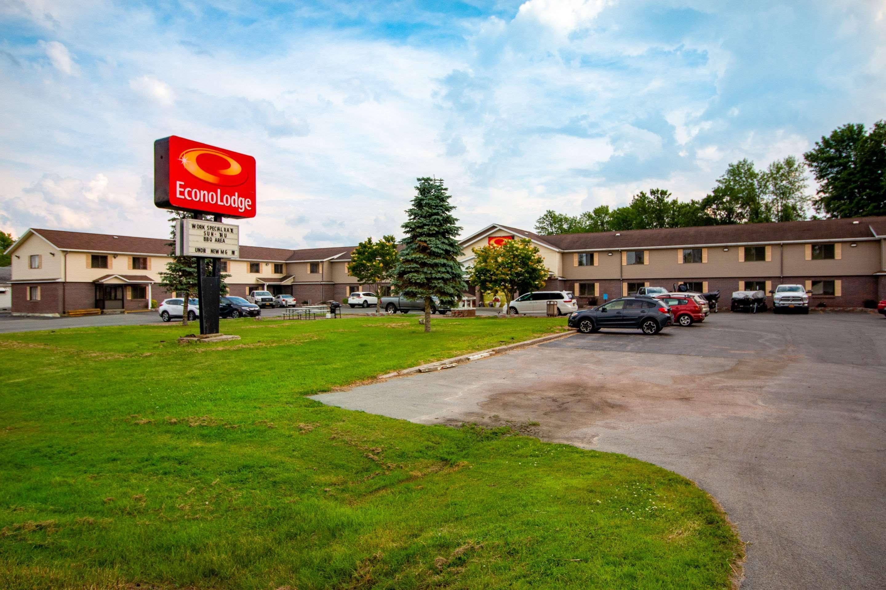 Surestay By Best Western Массена Экстерьер фото