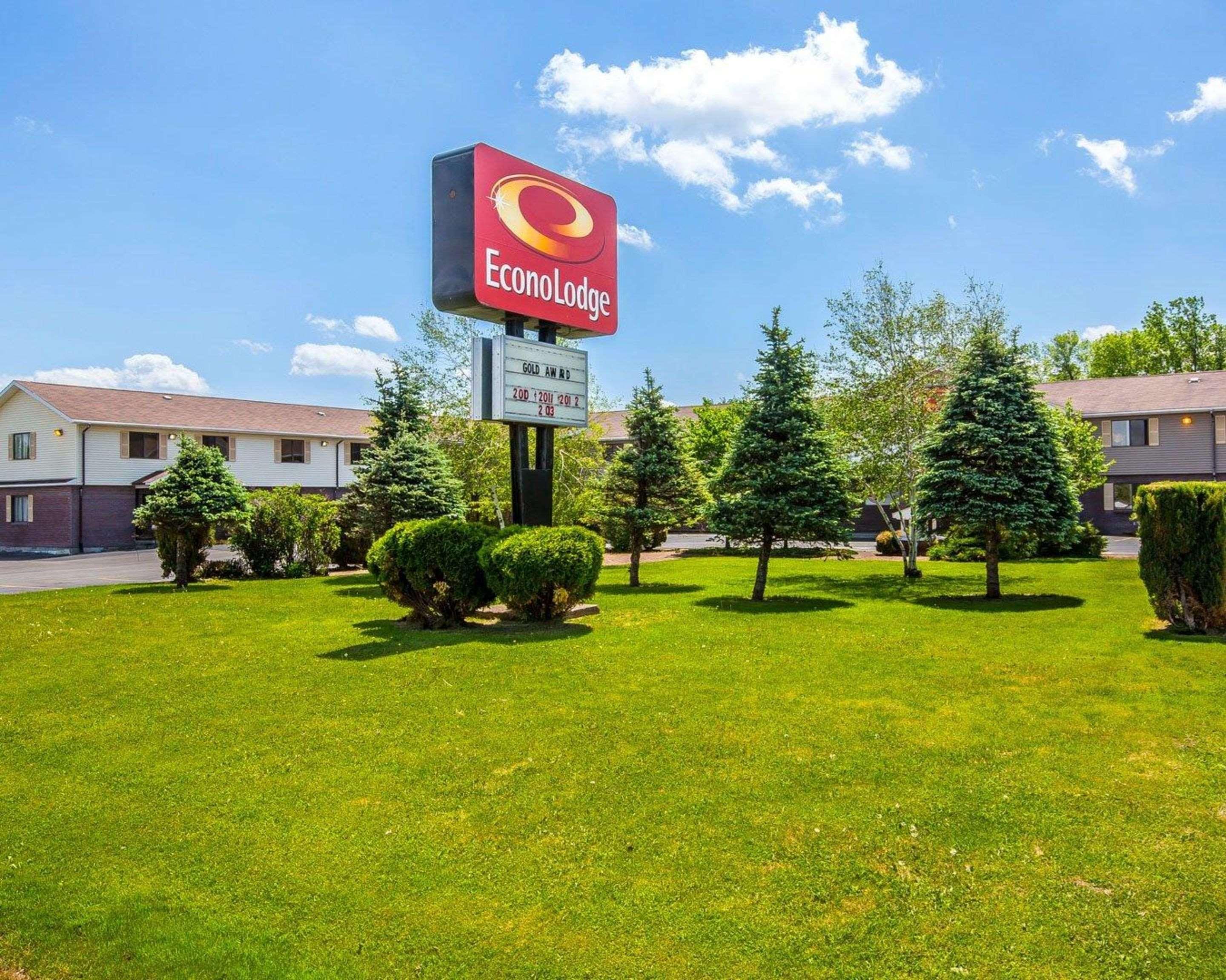 Surestay By Best Western Массена Экстерьер фото